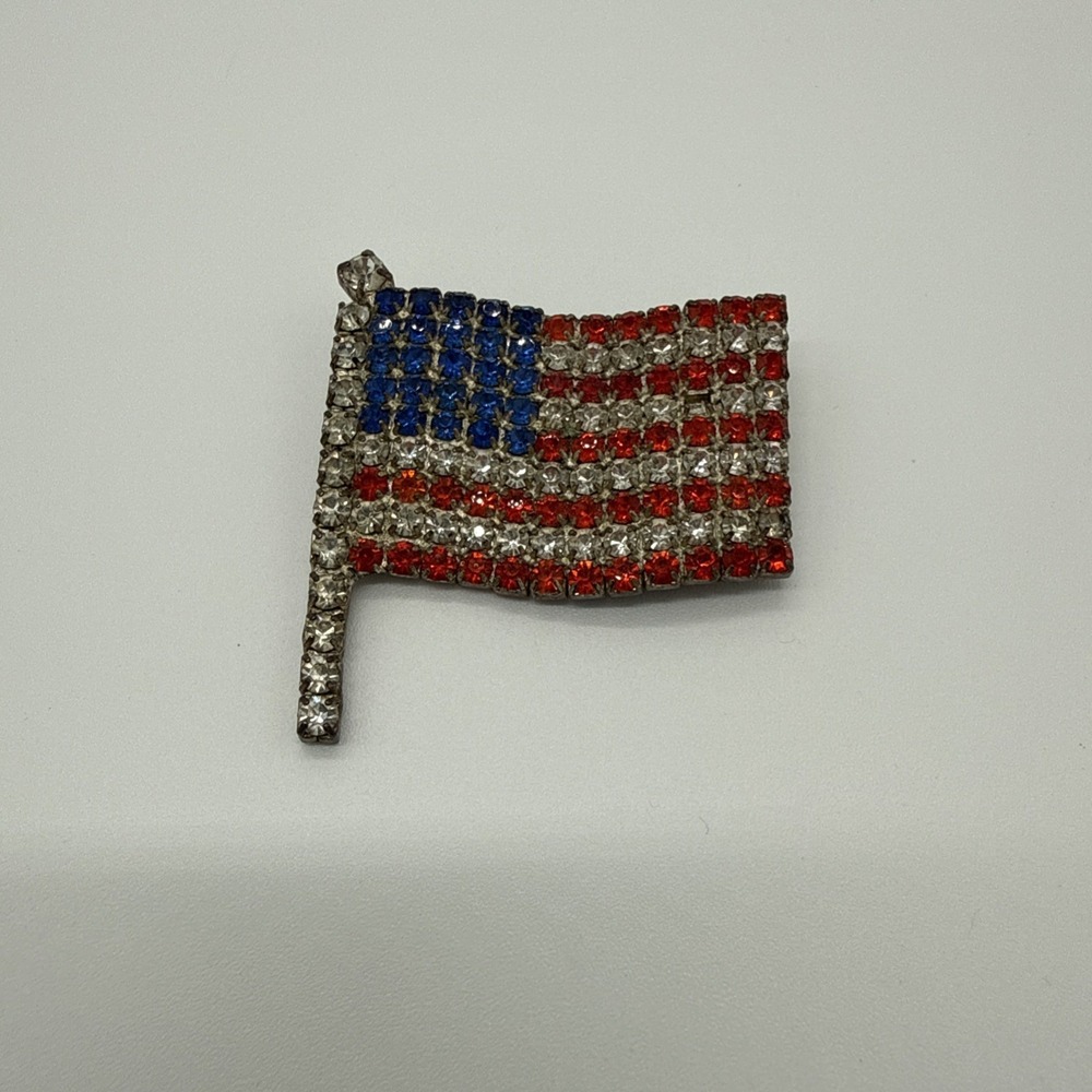 Vintage Patriotic Silver Tone Prong Set Rhinestone American Flag Pin Broach Red‎